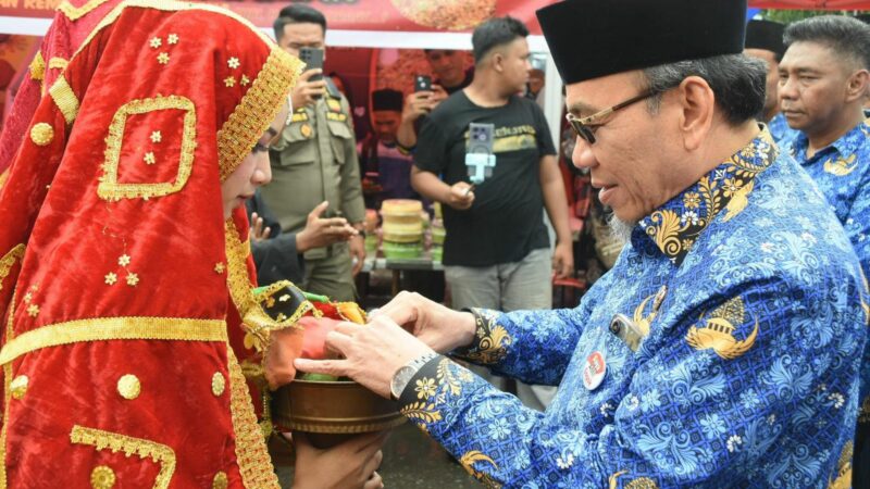 Wawako Padang Buka Event Koto Tangah Baralek Gadang