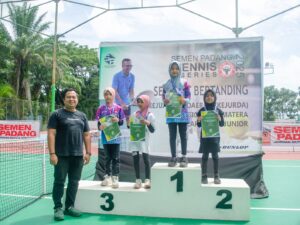 Komit Cetak Generasi Juara, Kejurda Tenis Sumatera 2025 PT Semen Padang Resmi Ditutup