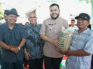 Serahkan Benih Unggul, Wako Padang: Bantuan Semen Padang Perkuat Ketahanan Pangan
