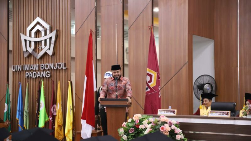 Orasi Ilmiah di Wisuda UIN Imam Bonjol, Fadly Amran Janji Perbaiki Jalan Menuju Kampus