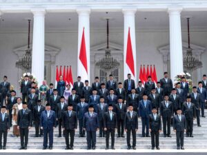 Kabinet Jumbo: Rakyat Hemat, Kekuasaan Melar