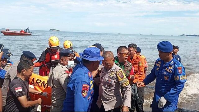 Seorang remaja yang terseret ombak di Pantai Ujung Batu, Kelurahan Pasie Nan Tigo, Kecamatan Koto Tangah, Kota Padang, pada dua hari lalu
