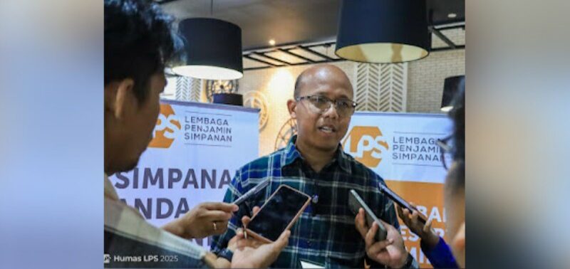 Lembaga Penjamin Simpanan (LPS) telah membayarkan Rp10,4 miliar uang simpanan nasabah, usai izin usaha tiga BPR di Sumbar dicabut OJK.