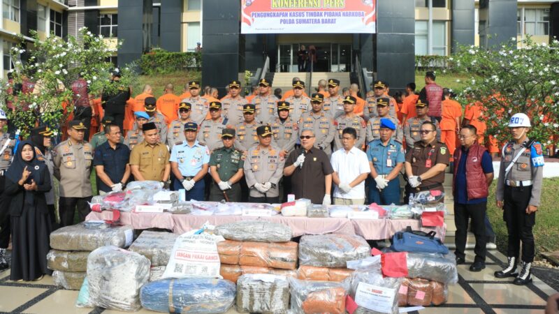 Jajaran Polda Sumatra Barat (Sumbar) telah mengungkap sebanyak 355 kasus penyalahgunaan narkoba sepanjang Januari hingga April 2025.