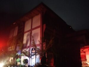 Lantai 1-3 Gedung FKM Unand Ludes Terbakar: Ruang Kelas dan Kantor