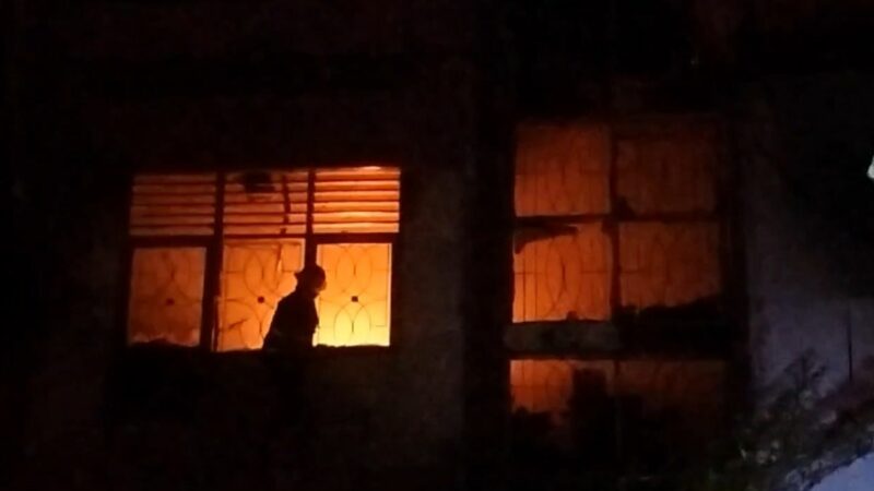 Gedung FKM Unand Terbakar, Damkar Kerahkan Sejumlah Armada