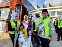 Jemaah Calon Haji Kloter Pertama Embarkasi Padang Sudah Berangkat ke Tanah Suci