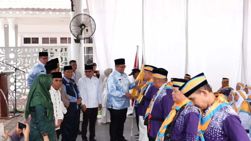 Wabup Ahmad Fadly Lepas 308 Jemaah Calon Haji Tanah Datar