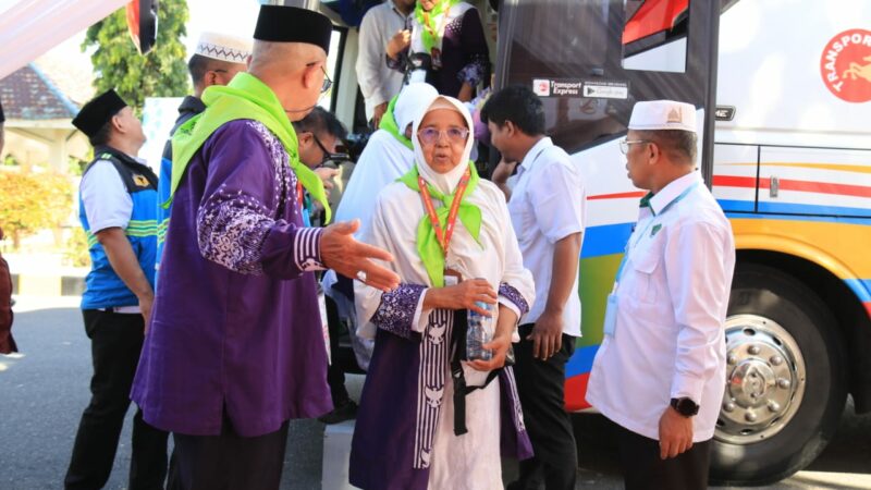 Petugas Penyelenggara Ibadah Haji (PPIH) telah memberangkatkan 3.805 jemaah haji Embarkasi Padang yang tergabung dalam 9 kloter