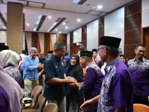 Semen Padang Lepas 48 Calon Jemaah Haji Karyawan dan Pensiunan