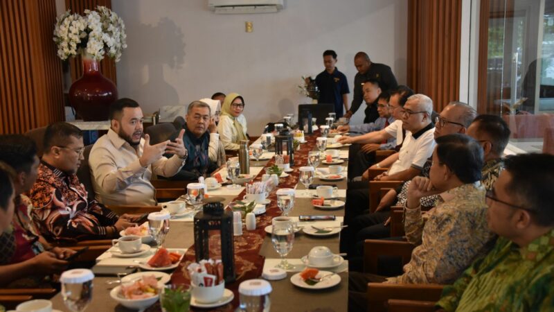 Perkuat Posisi jadi Kota MICE, Wako Padang Diskusi Bersama Wamen Club