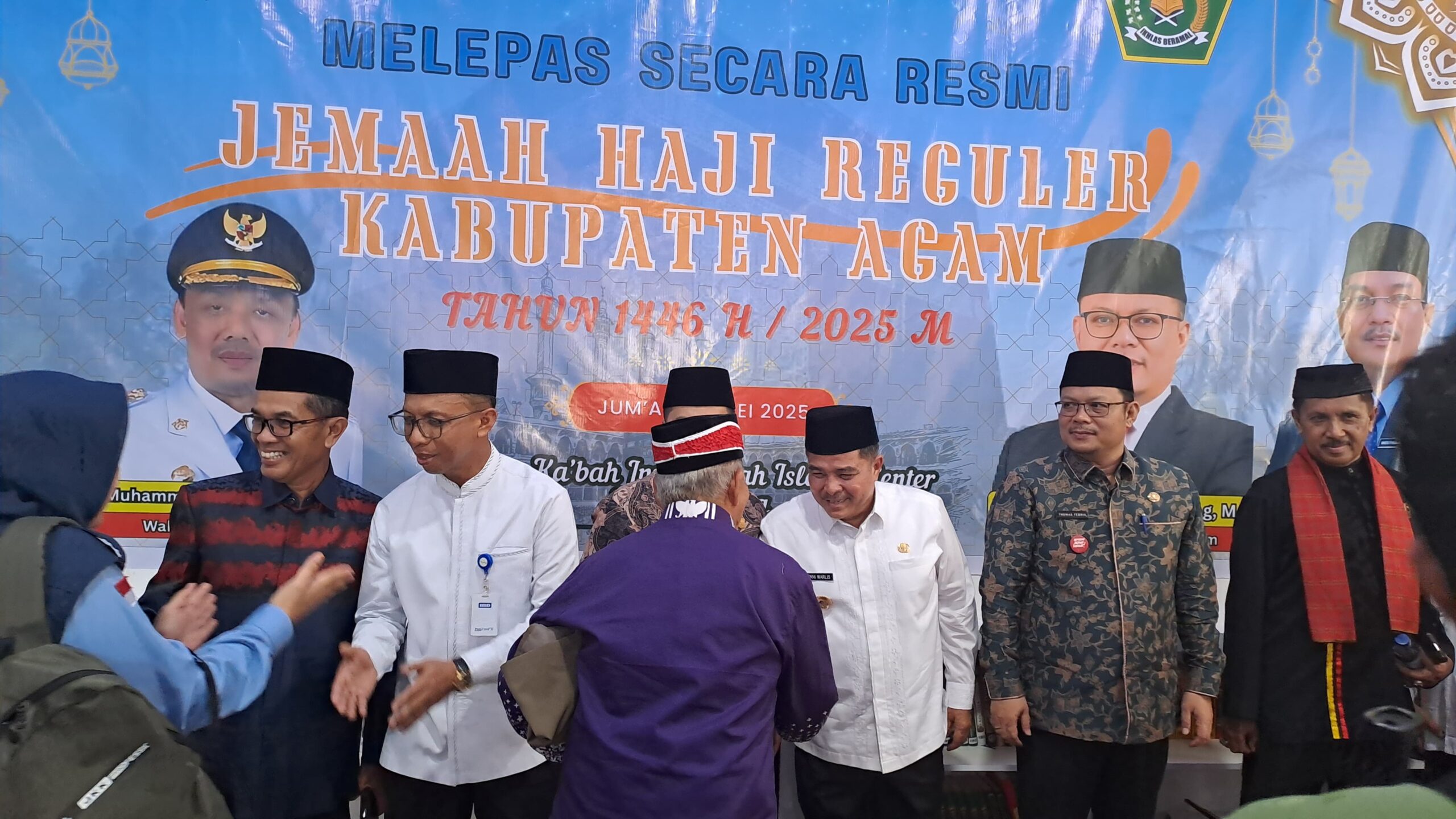 Bank Nagari Dampingi Pelepasan Jemaah Haji Agam, Ajak Masyarakat Segera Daftar