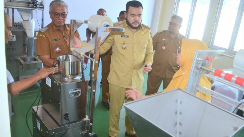 Pemko Padang Komit Optimalkan Pemanfaatan Sentra Rendang