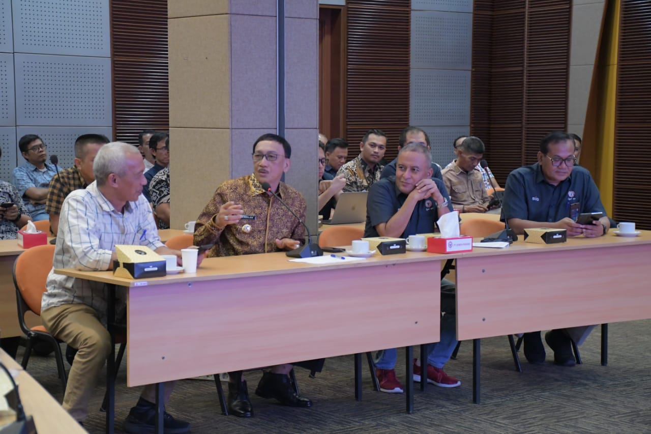 Datangi Semen Padang, Pemkab Pessel Jajaki Kerjasama Pascabencana dan Pengelolaan Sampah