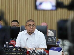 Wakil Ketua Komisi VI DPR RI, Andre Rosiade, mengatakan fraksi di DPR RI sepakat dengan pembentukan Koperasi Merah Putih. Dia berharap