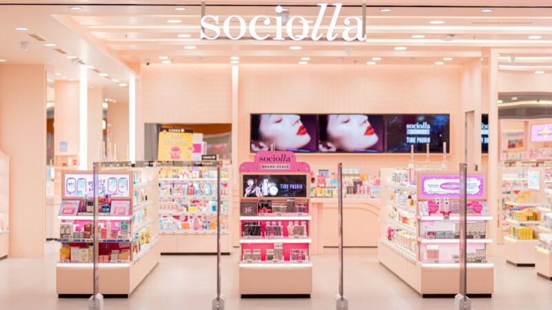 Hadirkan Produk 100 Persen BPOM, Sociolla Resmikan Toko Omnichannel Pertama di Padang