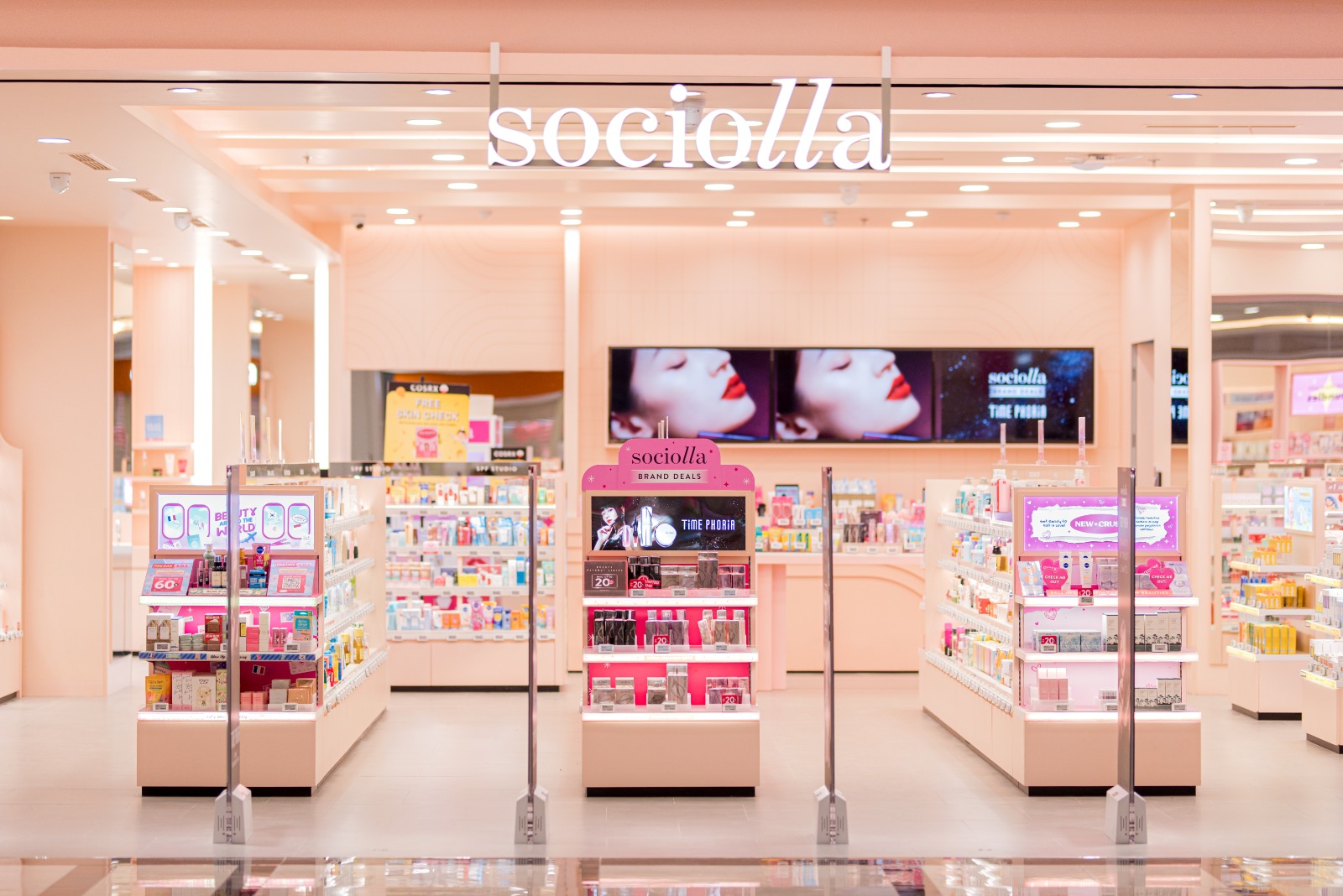 Hadirkan Produk 100 Persen BPOM, Sociolla Resmikan Toko Omnichannel Pertama di Padang