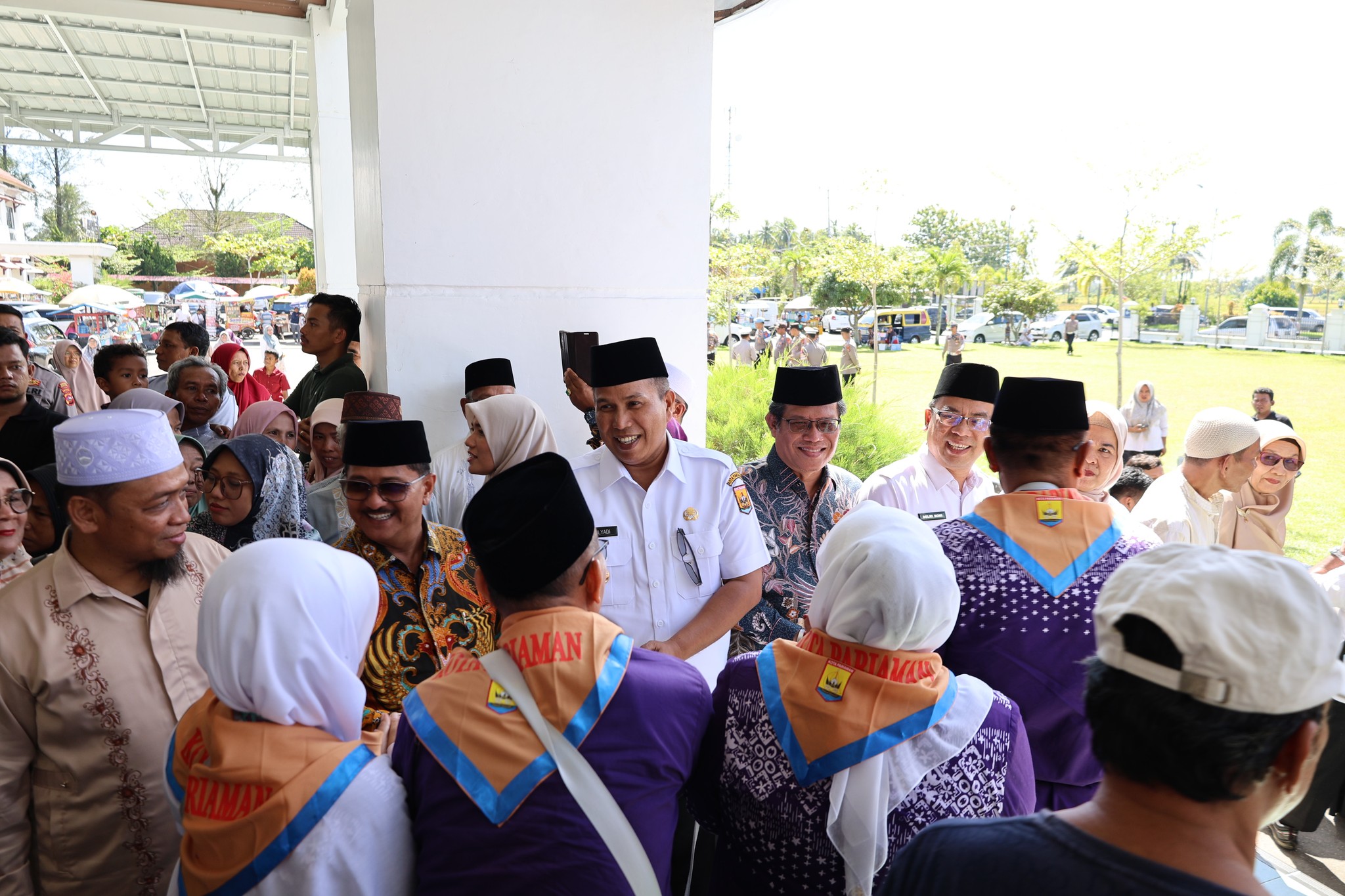 Wawako Mulyadi Lepas Keberangkatan 103 JCH Pariaman ke Asrama Haji