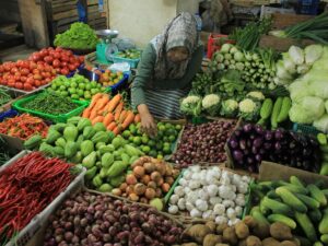 Daya beli masyarakat berdampak pada pertumbuhan ekonomi Sumatera Barat. BPS mencatat ekonomi Sumbar pada kuartal II 2025 di 3,96 persen.