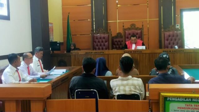 Sebanyak enam pelanggar peraturan daerah (Perda) di Kota Padang menjalani sidang tindak pidana ringan (tipiring) di Pengadilan Negeri (PN)