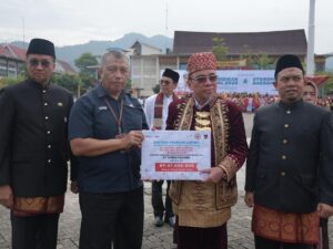 Momen Hardiknas: Semen Padang Komit Cegah Stunting Lewat Bantuan Rp47 juta