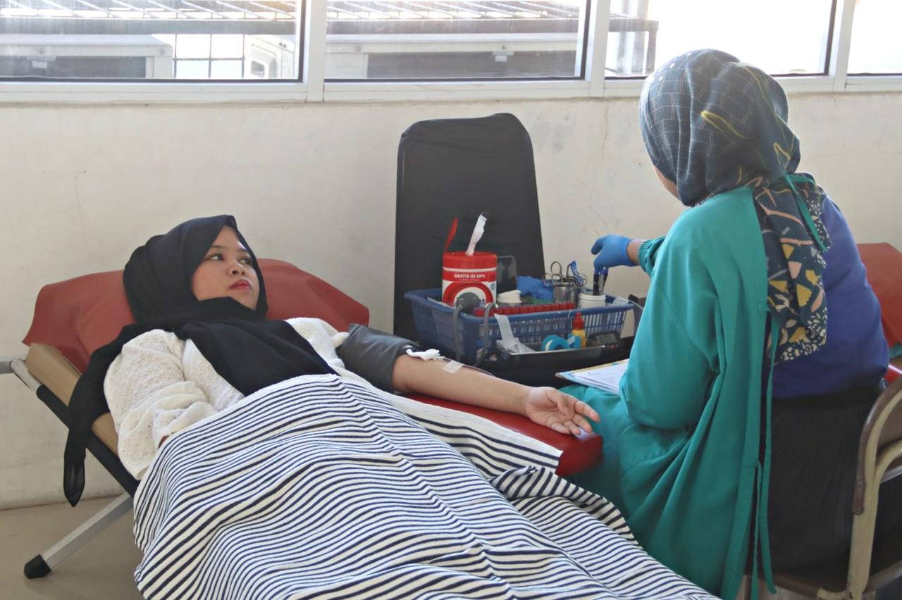 KAI Divre Sumbar Gelar Aksi Donor Darah di Stasiun Padang