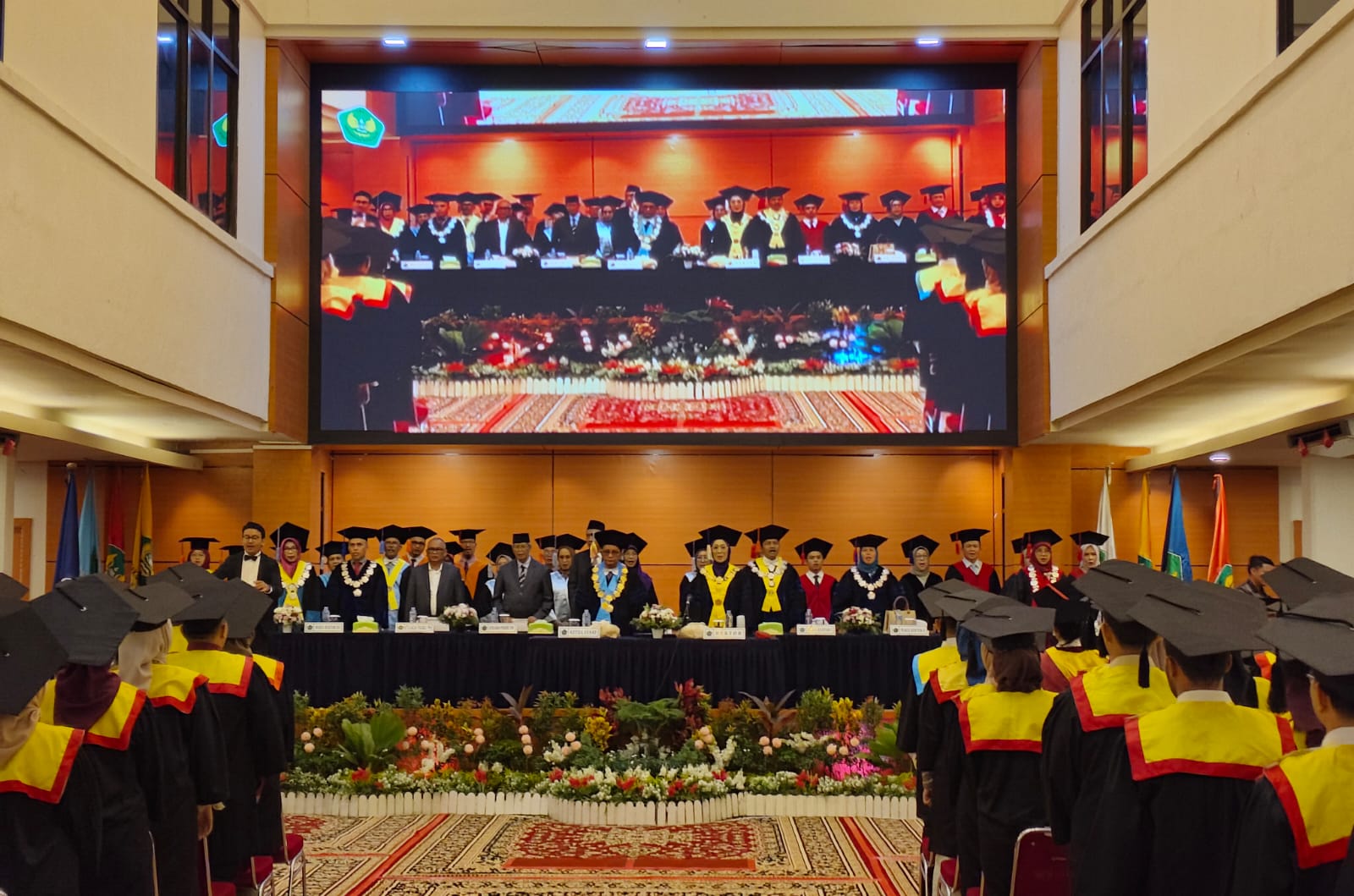 Prosesi Wisuda ke 83, Rektor UBH Lantik 596 Lulusan