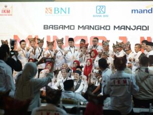 Anggota DPD RI Dapil DKI Jakarta Fahira Idris memberikan selamat dan dukungan atas terpilihnya Wakil Ketua Komisi VI DPR RI Andre Rosiade