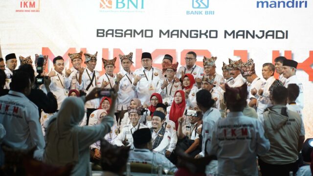 Anggota DPD RI Dapil DKI Jakarta Fahira Idris memberikan selamat dan dukungan atas terpilihnya Wakil Ketua Komisi VI DPR RI Andre Rosiade