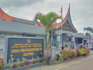 Jumlah narapidana yang meninggal akibat minuman oplosan di Lapas Kelas II A Bukittinggi, Sumbar, terus bertambah, kini menjadi empat