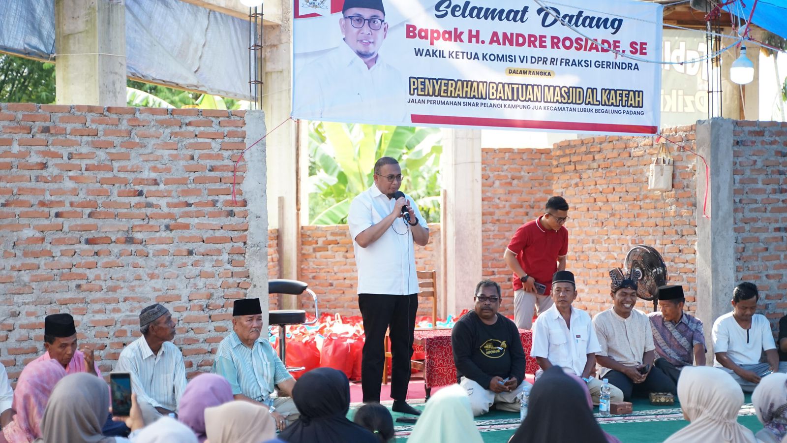 Bantu Pembangunan Masjid di Kampung Jua, Pengurus: Terima Kasih Andre Rosiade