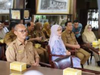 Pemko Padang Panjang Beri Penghargaan ke Keluarga AA Navis