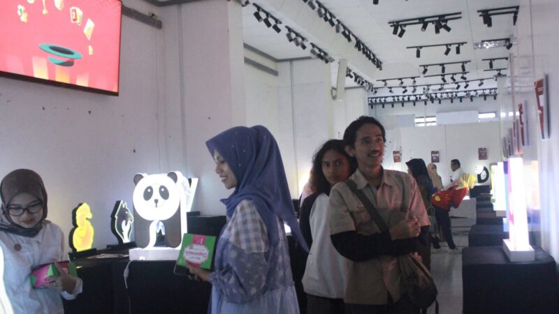Gelar Pameran 'Replay', Mahasiswa ISI Padang Panjang Tampilkan 141 Karya