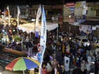 Hiburan Malam Minggu di Pasar Pusat Kota Padang Panjang Ramai Dikunjungi Warga