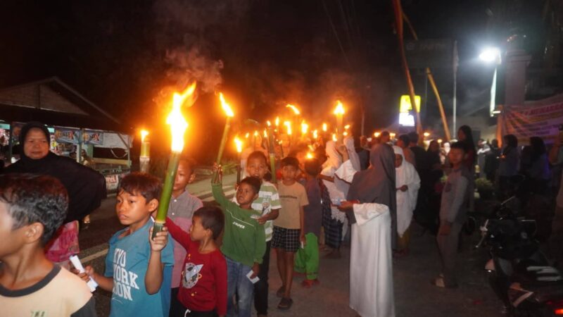 Pawai Obor 1 Muharram, Ratusan Warga Pila Tarok Padang Turun ke Jalan
