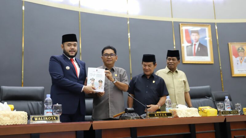 Serahkan Ranperda RPJMD ke DPRD, Wako Padang Sampaikan 3 Pilar Pembangunan 5 Tahun Mendatang