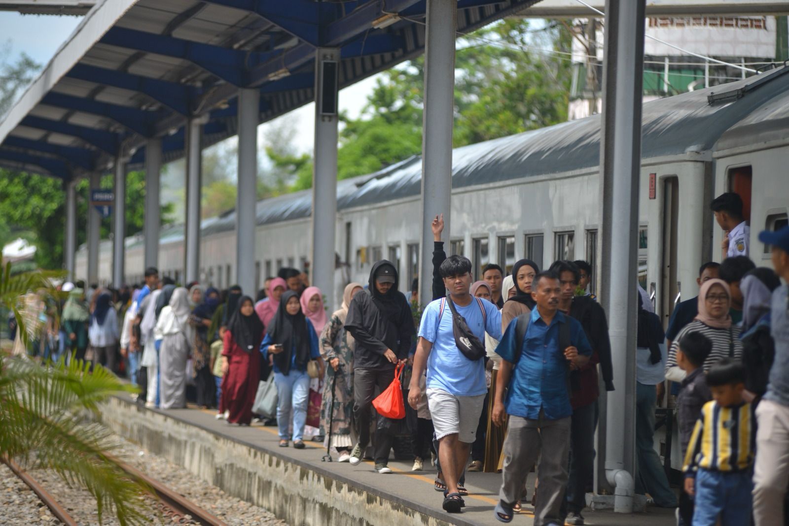 KAI Sumbar Berangkatkan 30 Ribu Lebih Penumpang Selama Libur Panjang Kenaikan Isa Al-Masih