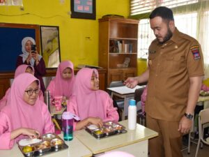 Program Makan Bergizi Gratis Dimulai di Kota Padang, Baru Dinikmati 11 Sekolah