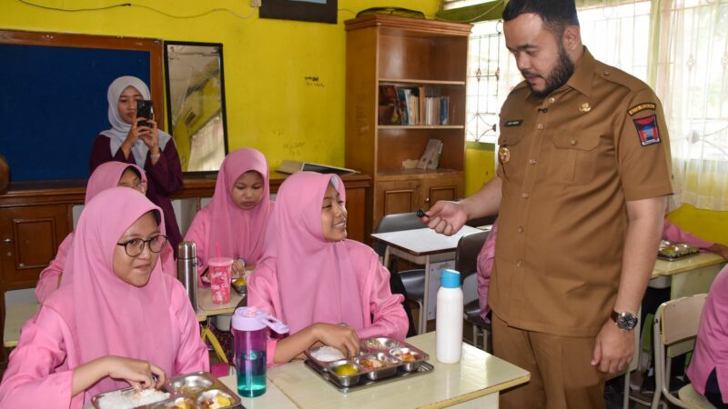 Program Makan Bergizi Gratis Dimulai di Kota Padang, Baru Dinikmati 11 Sekolah