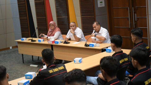 Dukung Pendidikan Vokasi, 10 Alumni SMK Semen Padang Ikuti Magang Bersertifikat di PTSP