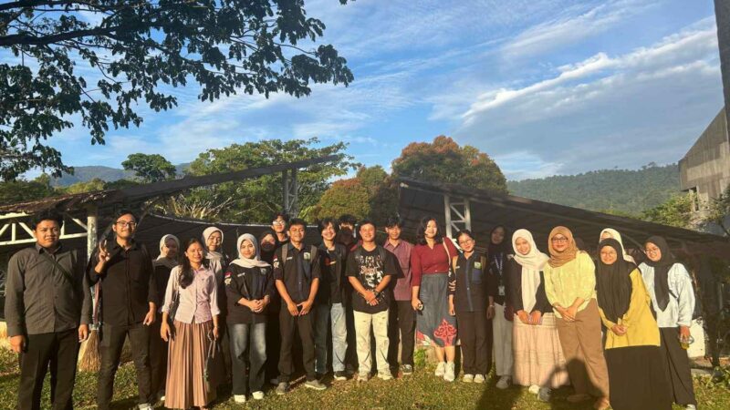 Dorong Kesadaran Politik Perempuan, Mahasiswa UNAND Lakukan Sosialisasi Bersama HIMA Sejarah