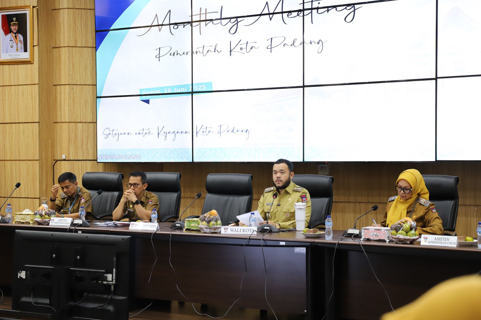 Rapat Bulanan Pemko Padang, Fadly Amran Soroti Kasus Pungli di Pantai Air Manis