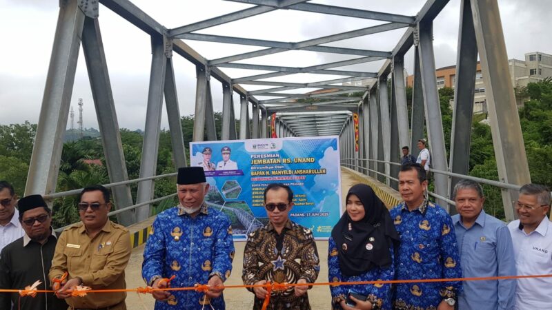 Permudah Akses ke Rumah Sakit, Gubernur Sumbar Resmikan Jembatan RS UNAND