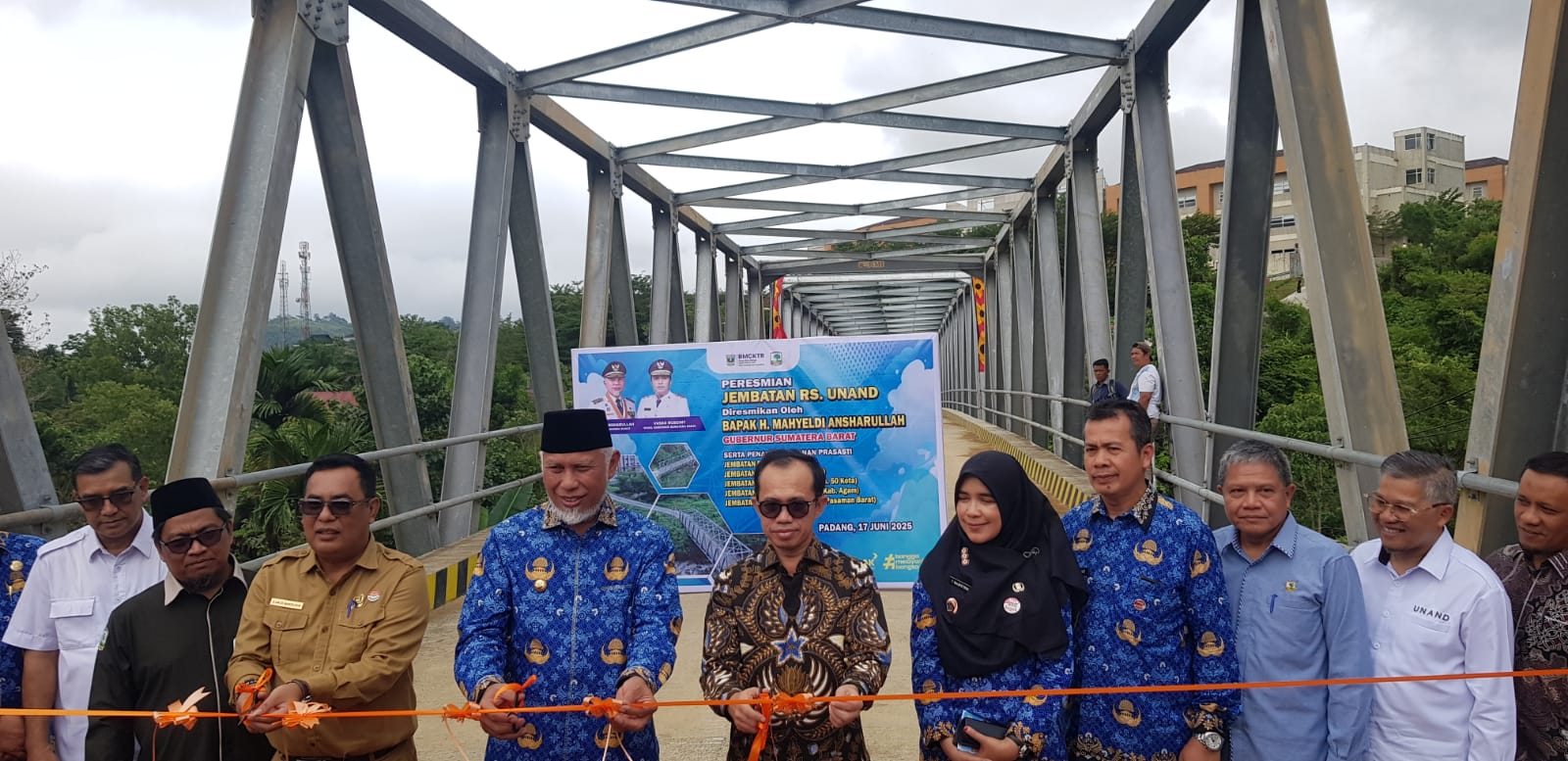 Permudah Akses ke Rumah Sakit, Gubernur Sumbar Resmikan Jembatan RS UNAND