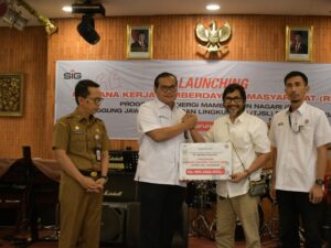 Semen Padang Kucurkan Rp180 Juta untuk Forum Nagari Indarung Dukung 4 Program Unggulan