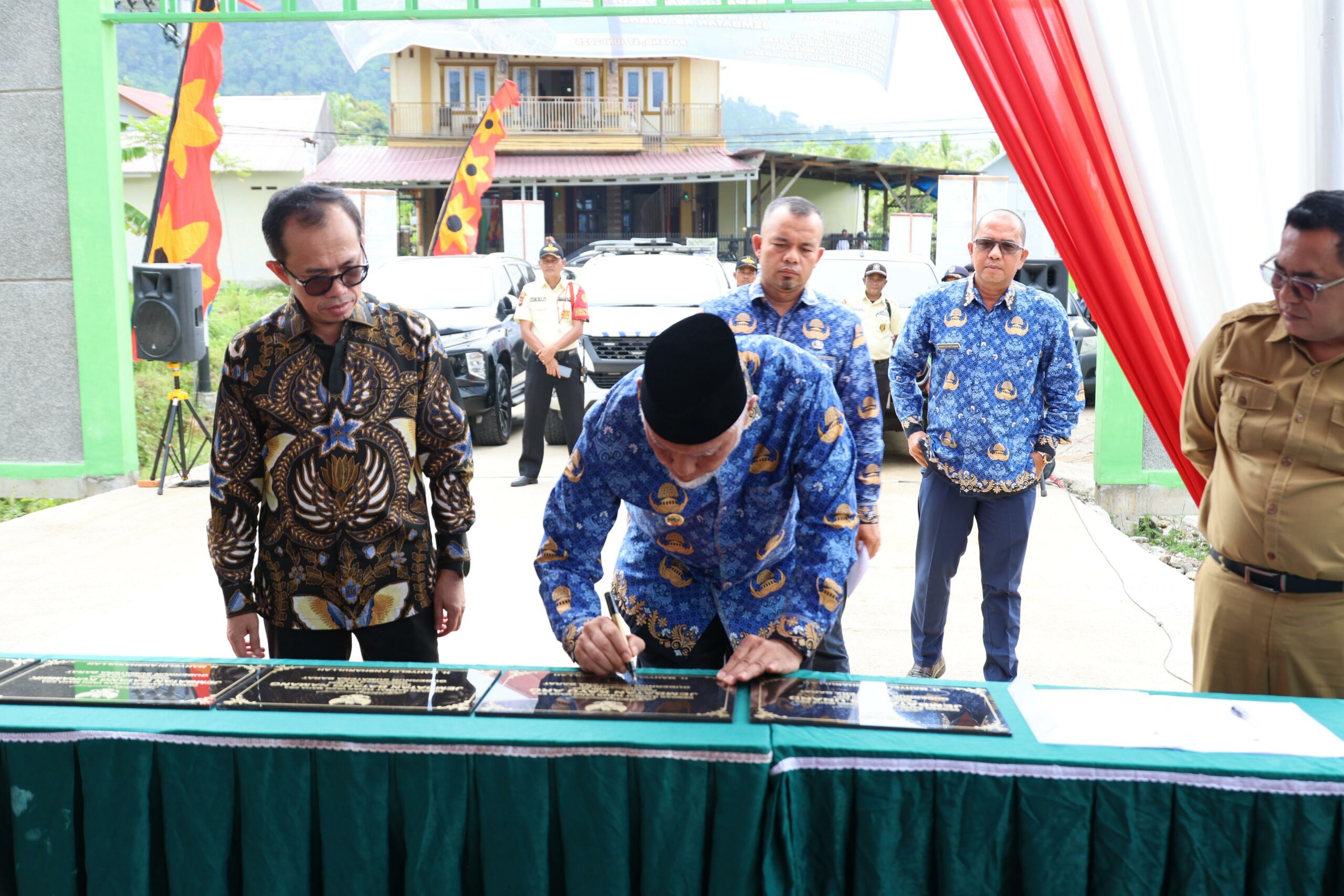 Gubernur Mahyeldi Resmikan 5 Jembatan di Sumbar Senilai Rp30,7 Miliar