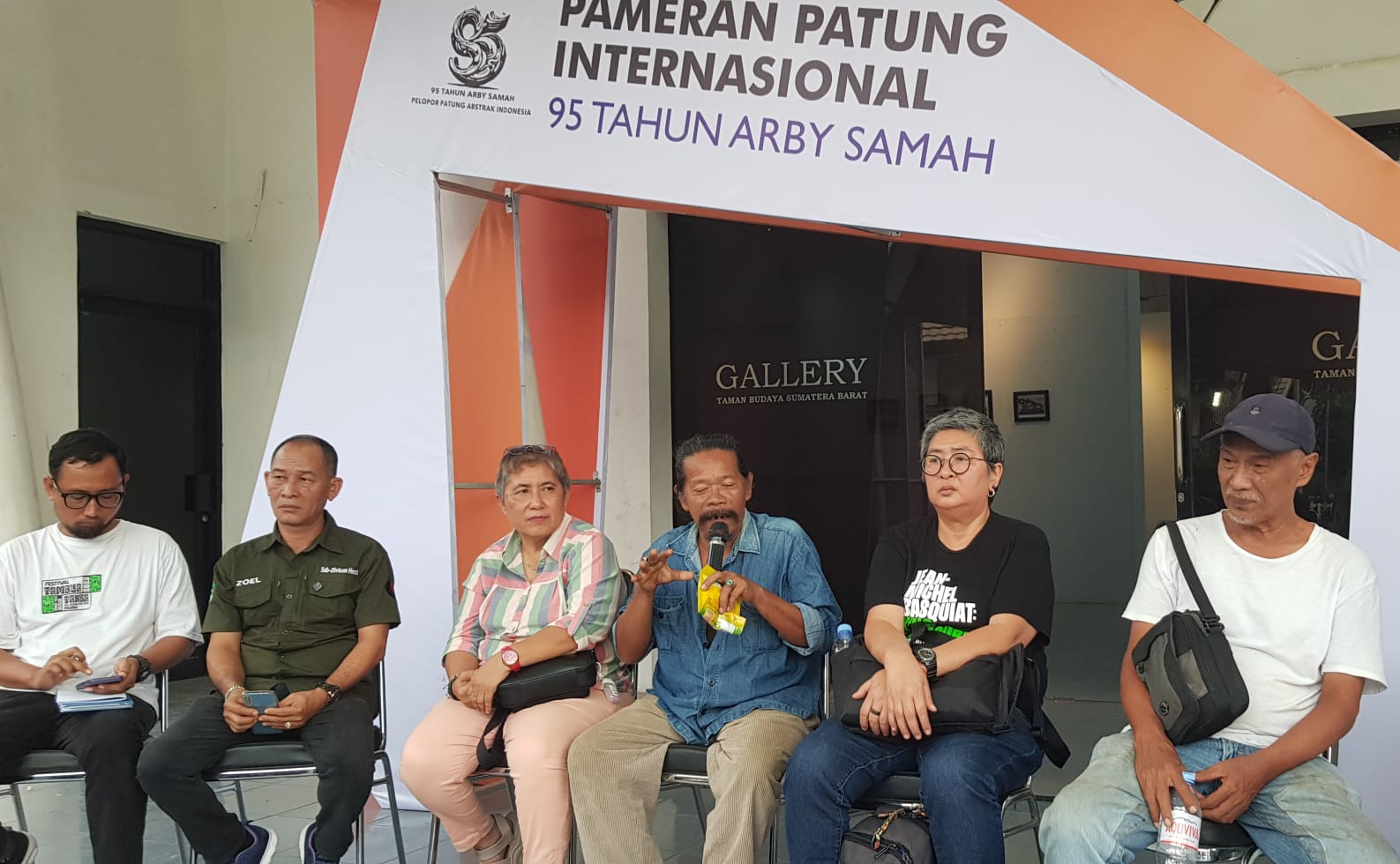 Perdana, Pameran Patung Internasional 95 Tahun Arby Samah di Taman Budaya Sumbar