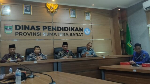 SPMB 2025, Hampir 100 Ribu Kursi Tersedia untuk Siswa Baru SMA/SMK di Sumbar