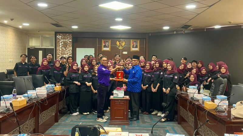 Kurangnya Minat Politik Anak Muda, Saatnya Melek Politik