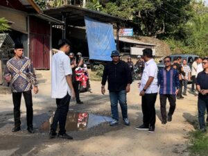 Janjikan Perbaikan Bertahap, Wagub Sumbar Tinjau Jalan Rusak di Sawahlunto